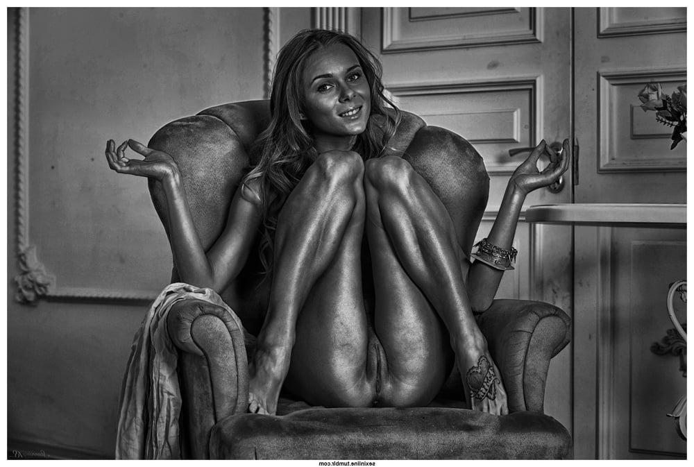 25P Beauty in Black and White 43