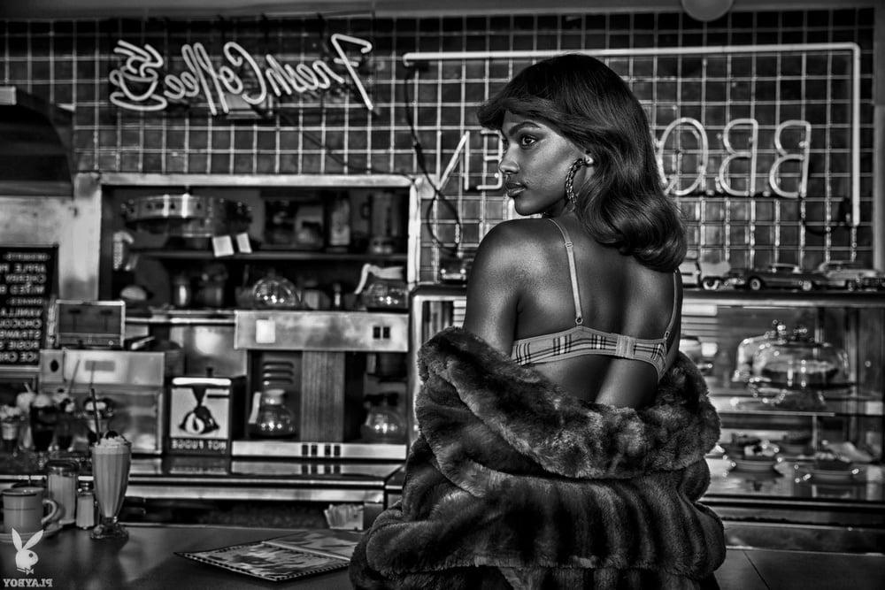 25P Beauty in Black and White 18