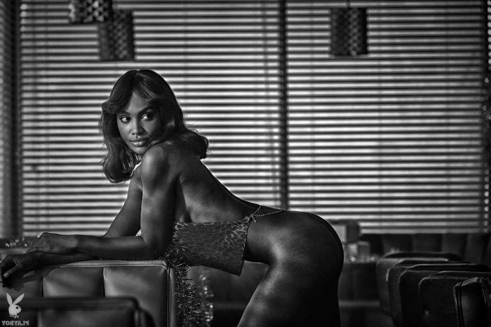 25P Beauty in Black and White 18