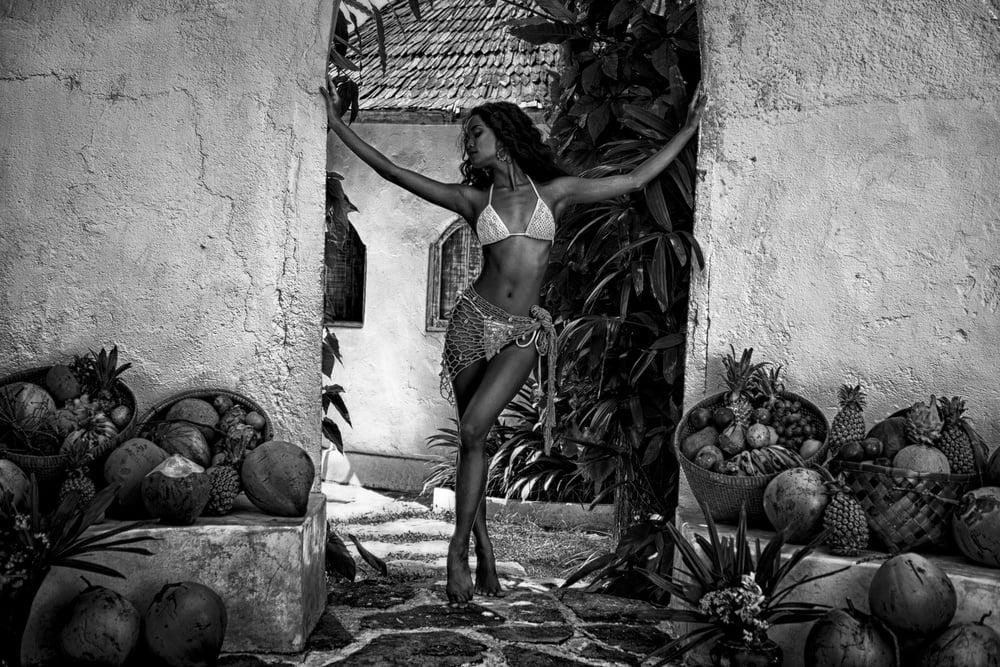 25P Beauty in Black and White 17