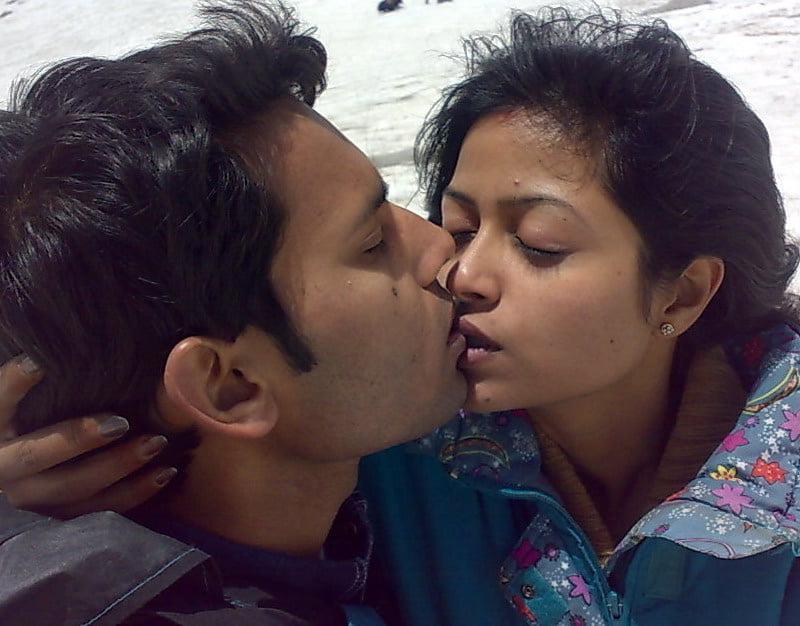 25P Desi Porn Pics 4