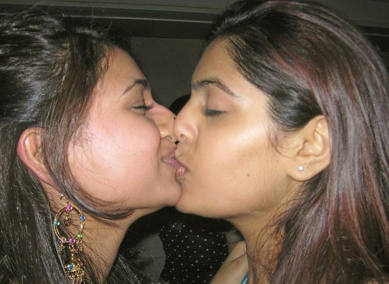 25P Desi Porn Pics 4