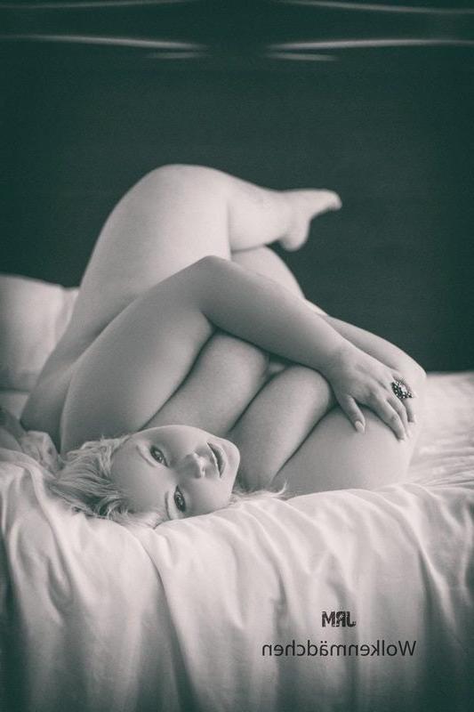 25P All Sizes, All Sexy - Beauty In Black &amp; White 2 (pics)