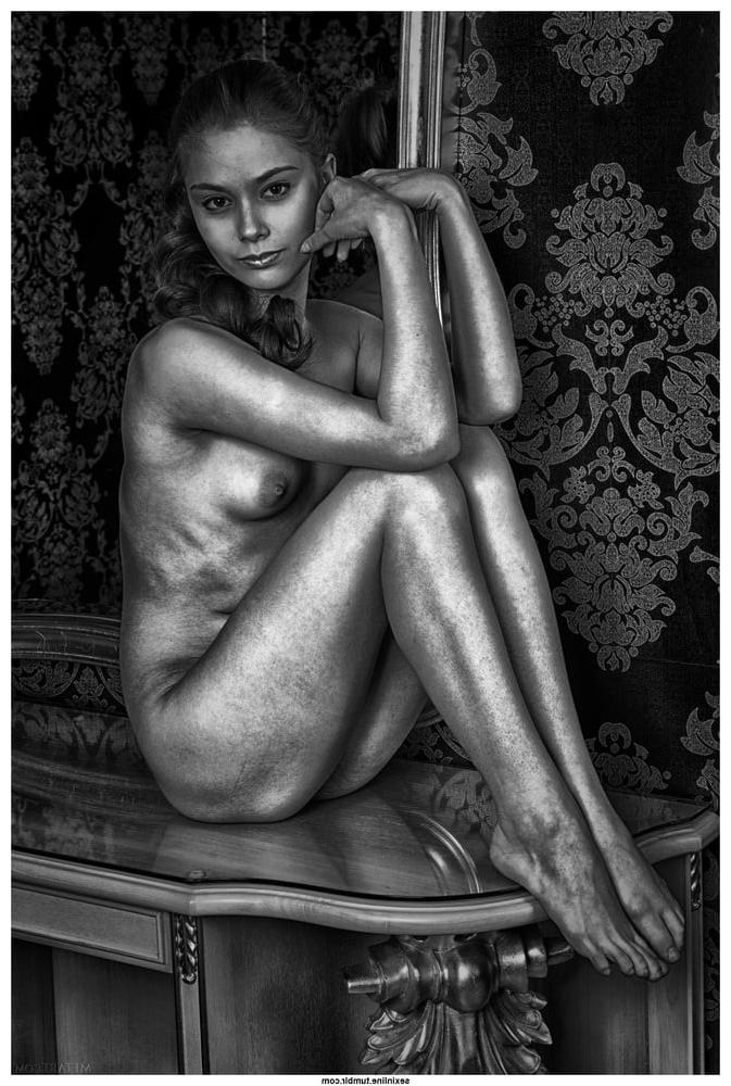 25P Beauty in Black and White 42