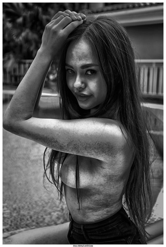 22P Beauty in Black and White 44