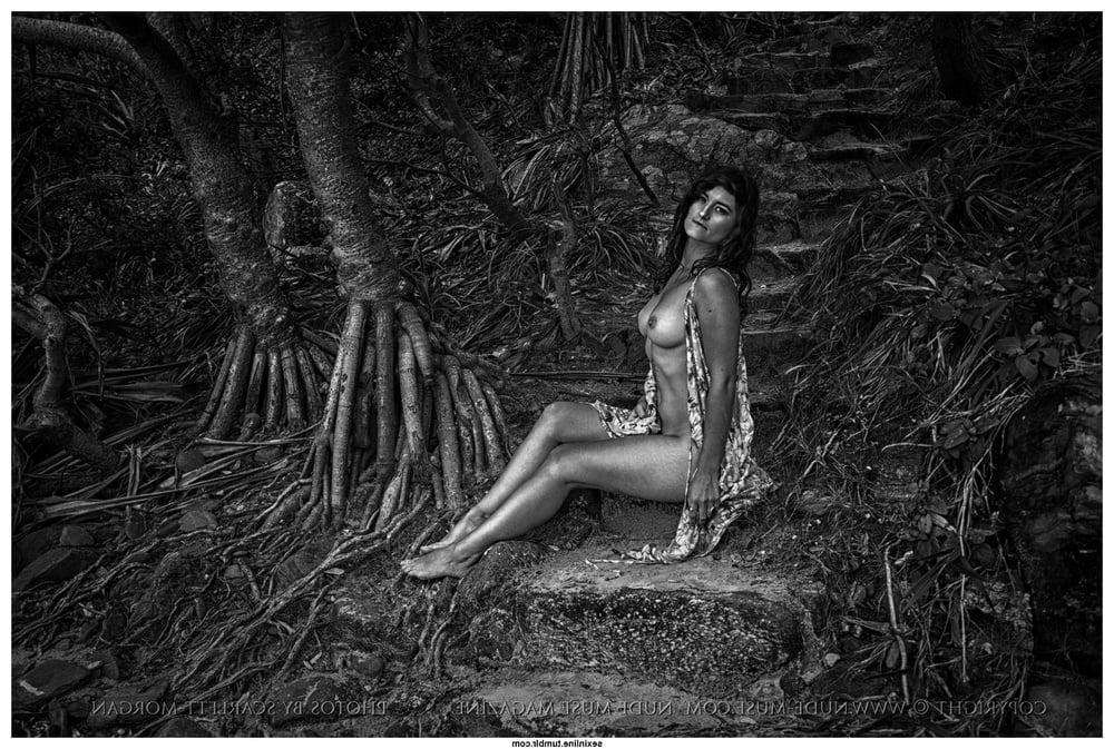 25P Beauty in Black and White 38