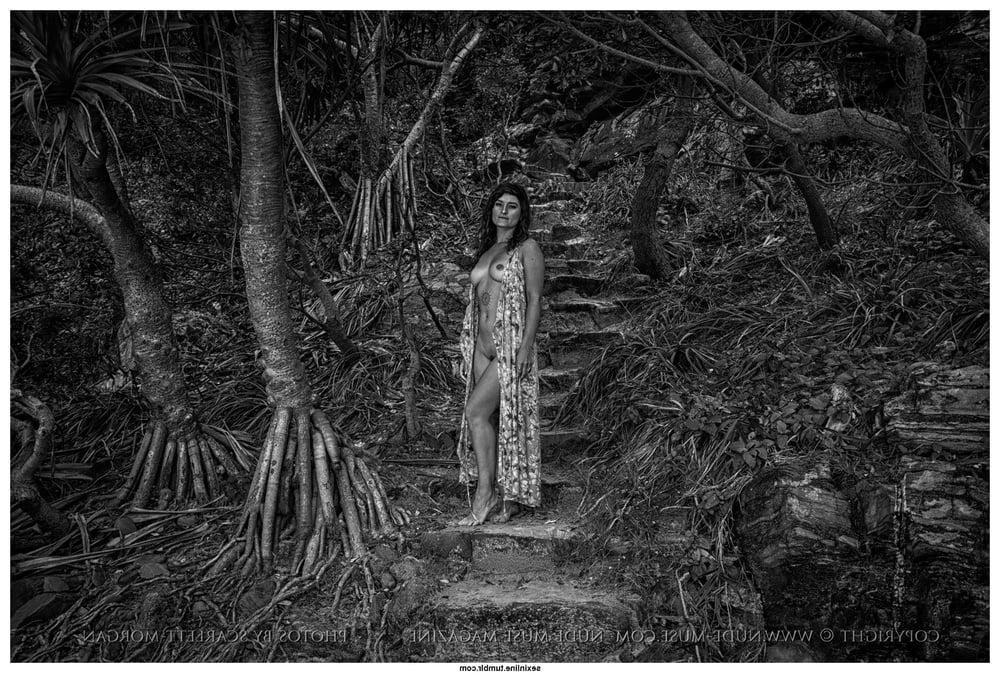 25P Beauty in Black and White 38