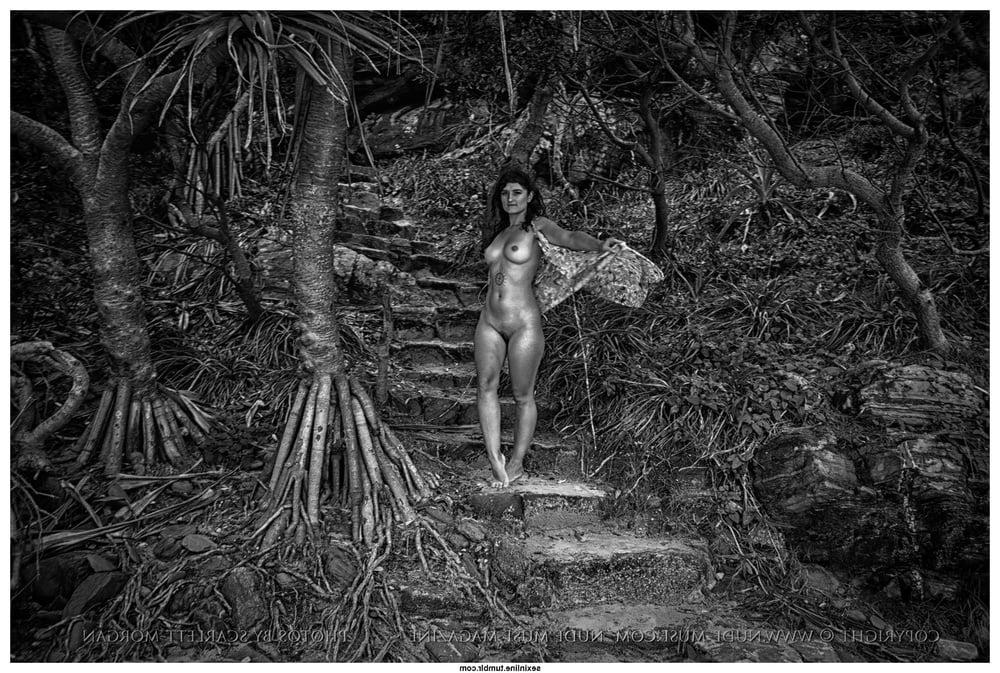 25P Beauty in Black and White 38