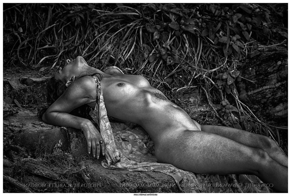 25P Beauty in Black and White 38