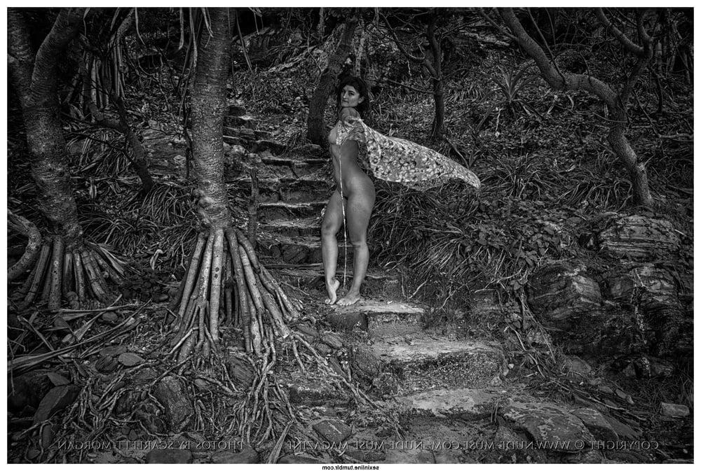 25P Beauty in Black and White 38