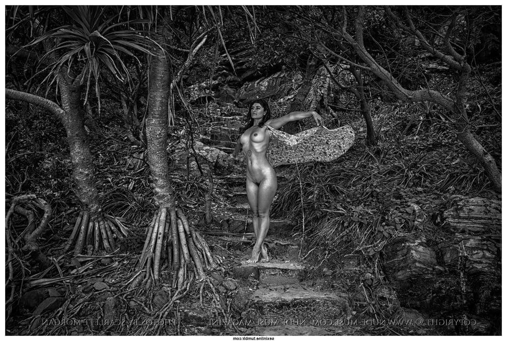 25P Beauty in Black and White 38