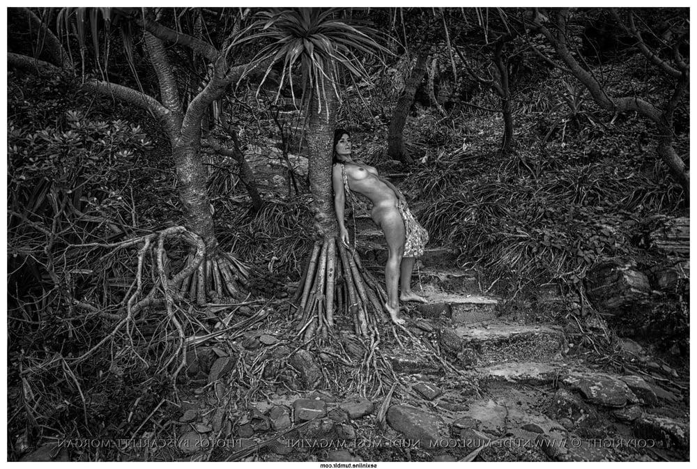 25P Beauty in Black and White 38