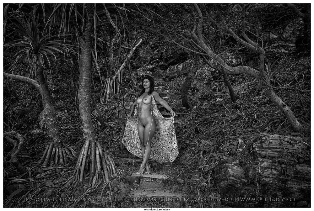 25P Beauty in Black and White 38