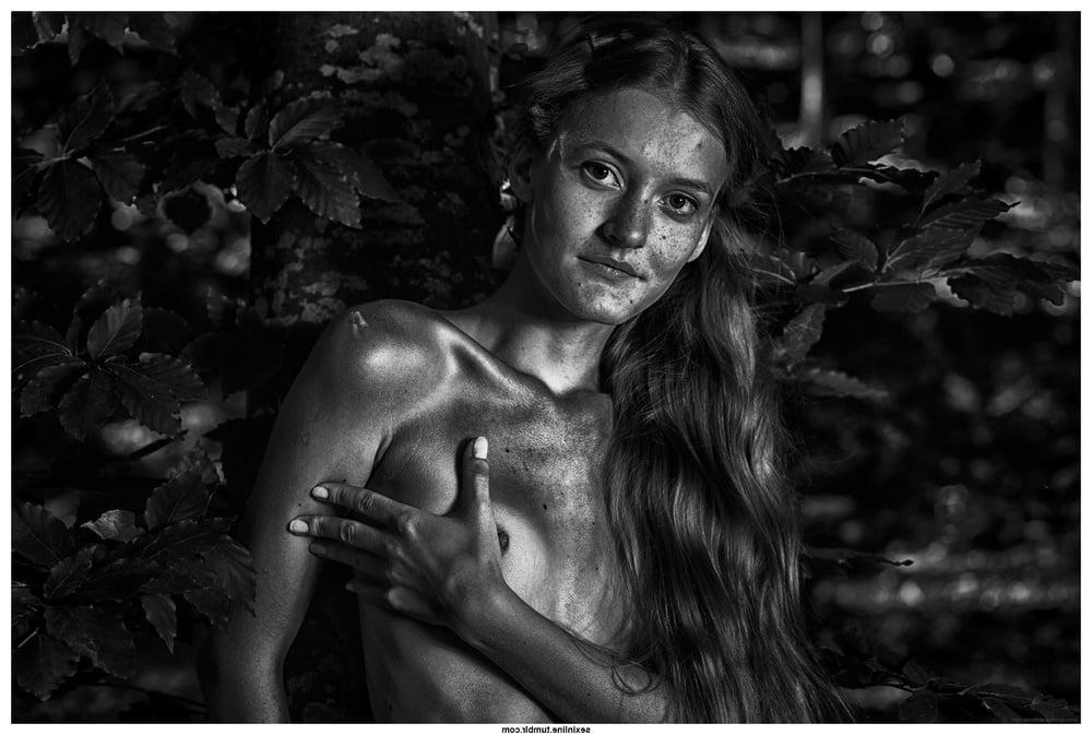 25P Beauty in Black and White 36