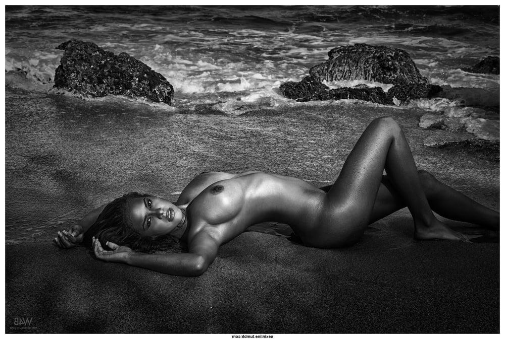 12P Beauty in Black and White 46
