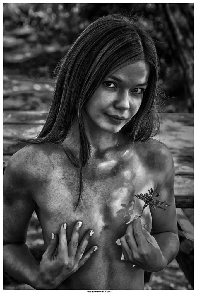 25P Beauty in Black and White 34