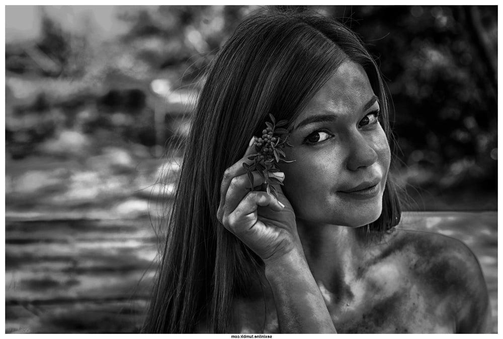 25P Beauty in Black and White 34