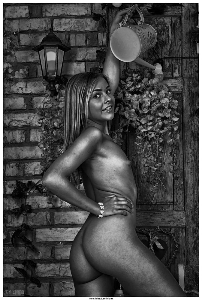 25P Beauty in Black and White 28