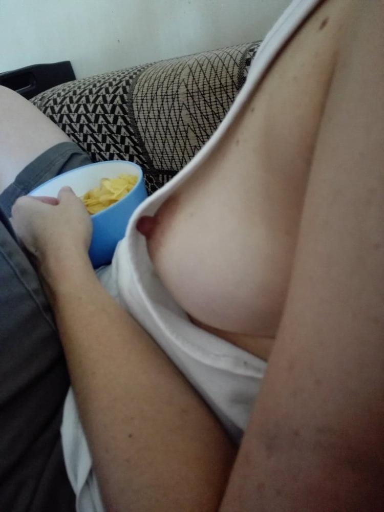 25P Downblouse &amp; Nipple Peeks 245