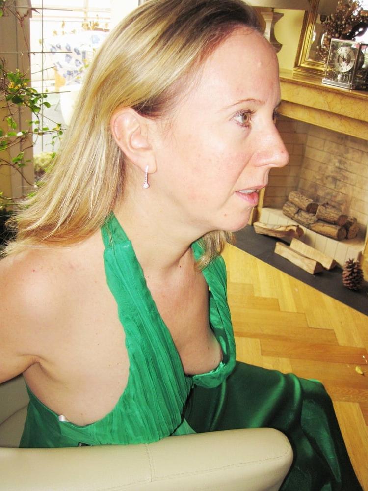 25P Downblouse &amp; Nipple Peeks 245