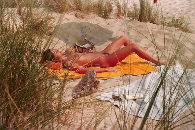 18P Nudist wives exposed for the guys2 is she on here?