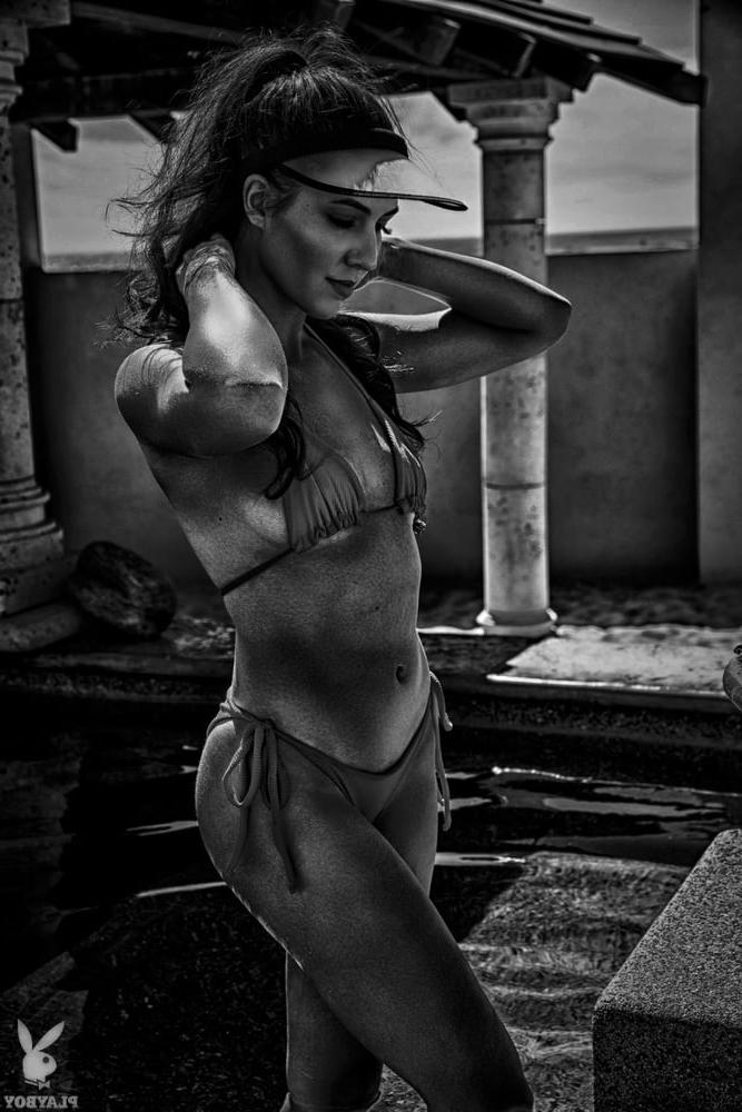 25P Beauty in Black and White 13