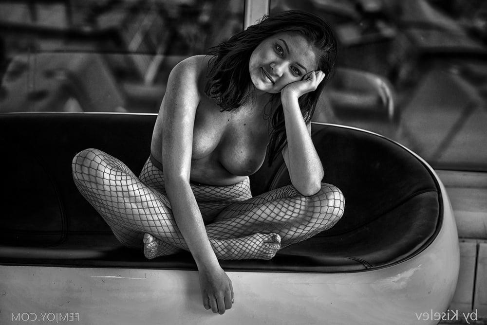 25P Beauty in Black and White 4