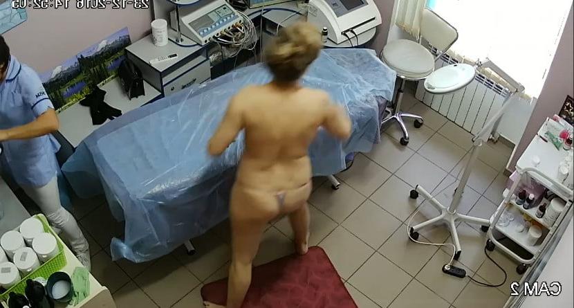 25P Hidden cameras. Beauty salon spying on mom 9