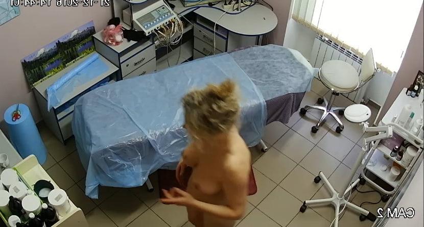 25P Hidden cameras. Beauty salon spying on mom 9