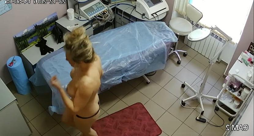 25P Hidden cameras. Beauty salon spying on mom 9
