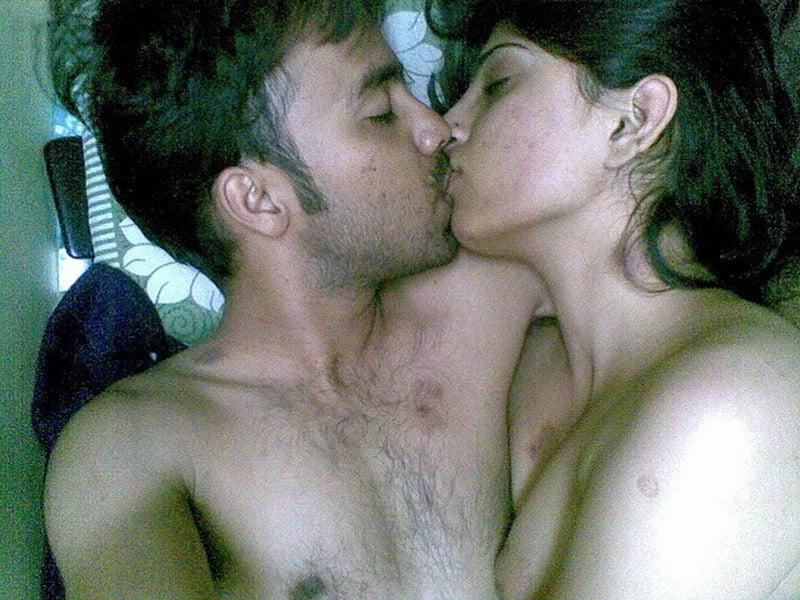 25P Desi Porn Pics 6