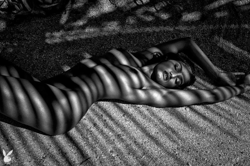 25P Beauty in Black and White 10