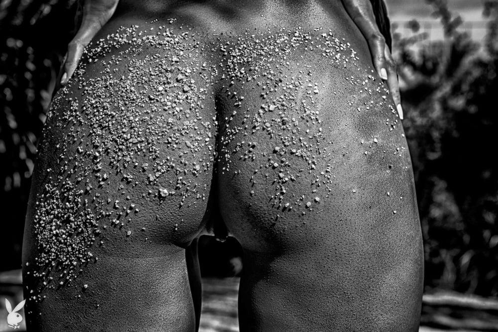 25P Beauty in Black and White 10