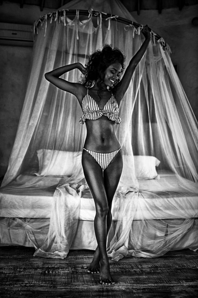 25P Beauty in Black and White 16