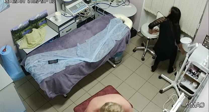 25P Hidden cameras. Beauty salon spying on mom 10
