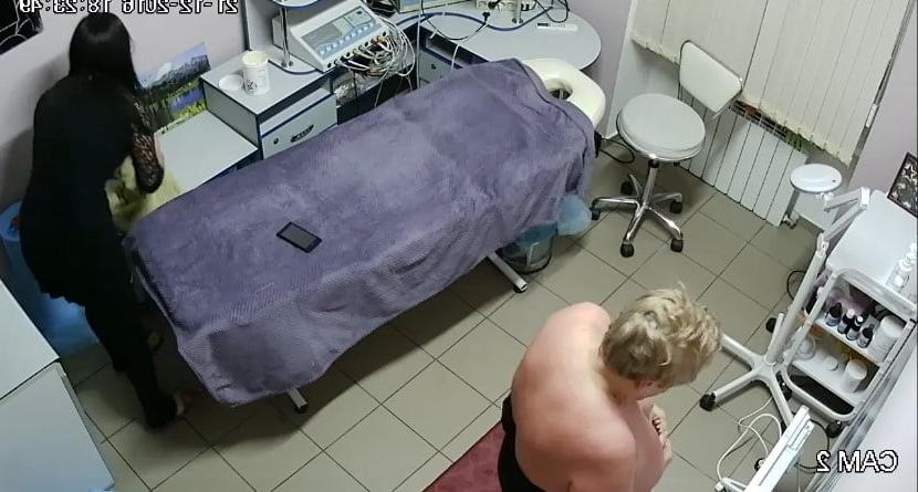 25P Hidden cameras. Beauty salon spying on mom 10