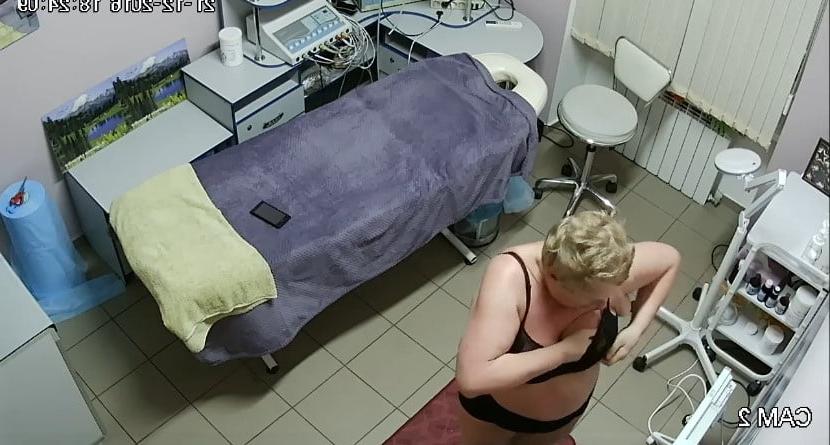 25P Hidden cameras. Beauty salon spying on mom 10