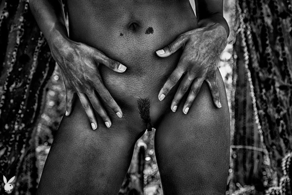 25P Beauty in Black and White 14