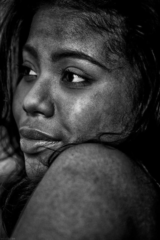 25P Beauty in Black and White 7