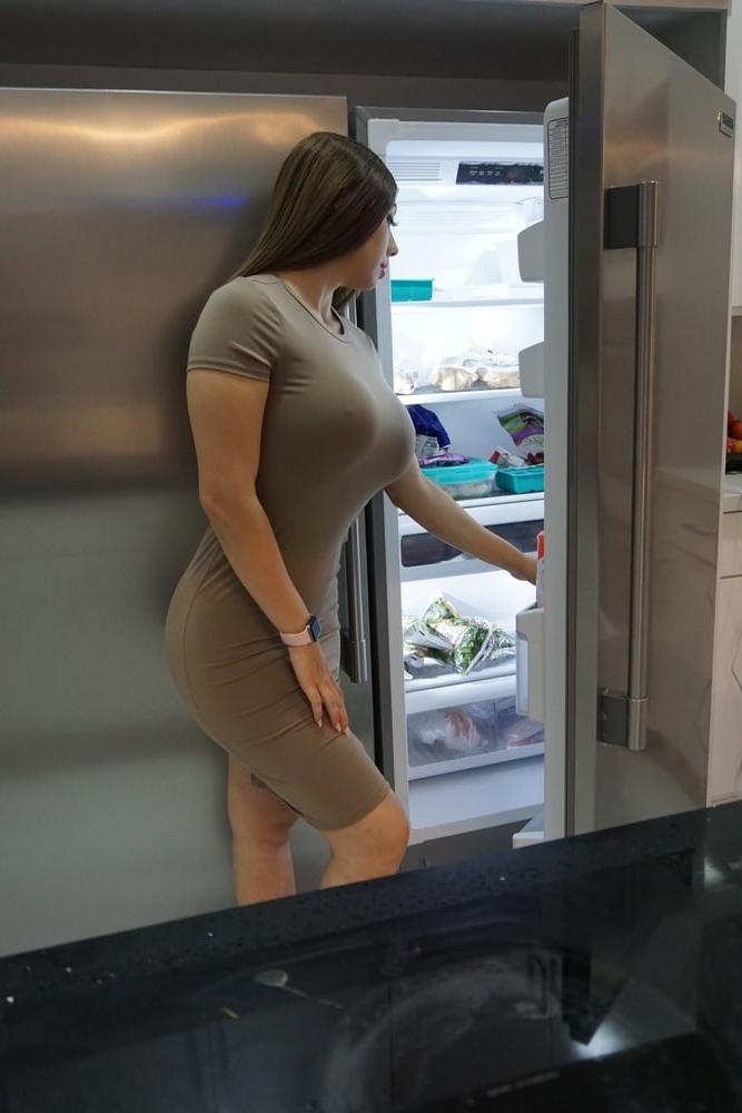 25P 2 busty 2 hide