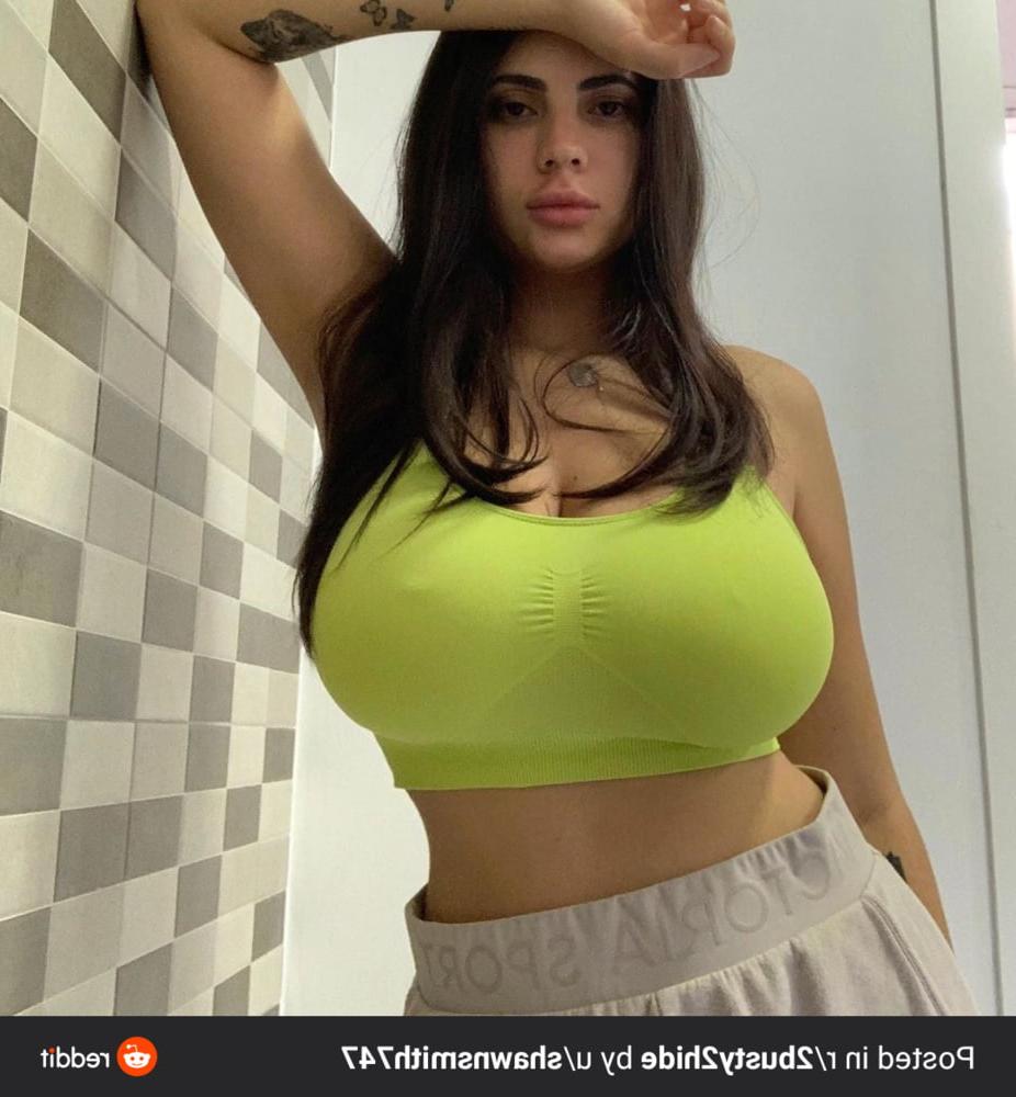25P 2 busty 2 hide