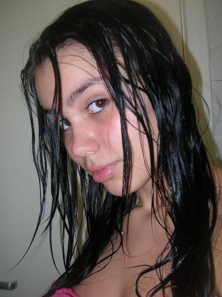 23P Busty brunette
