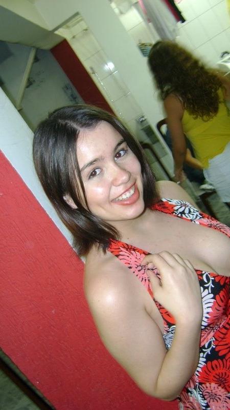 23P Busty brunette