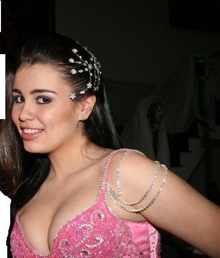 23P Busty brunette