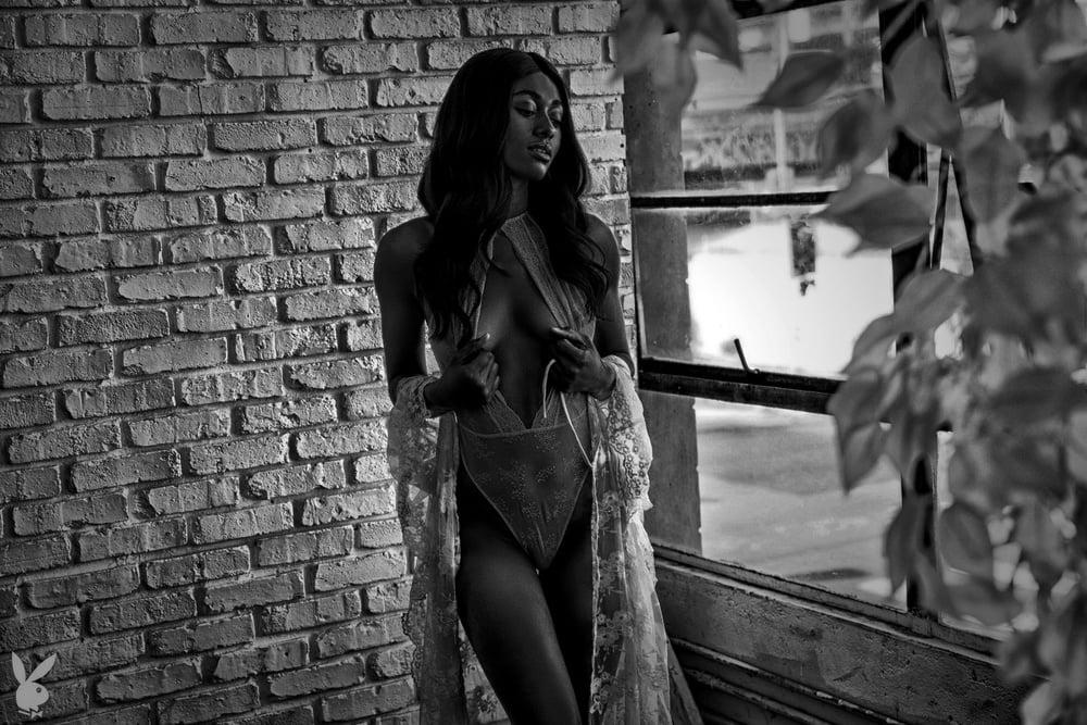 25P Beauty in Black and White 12