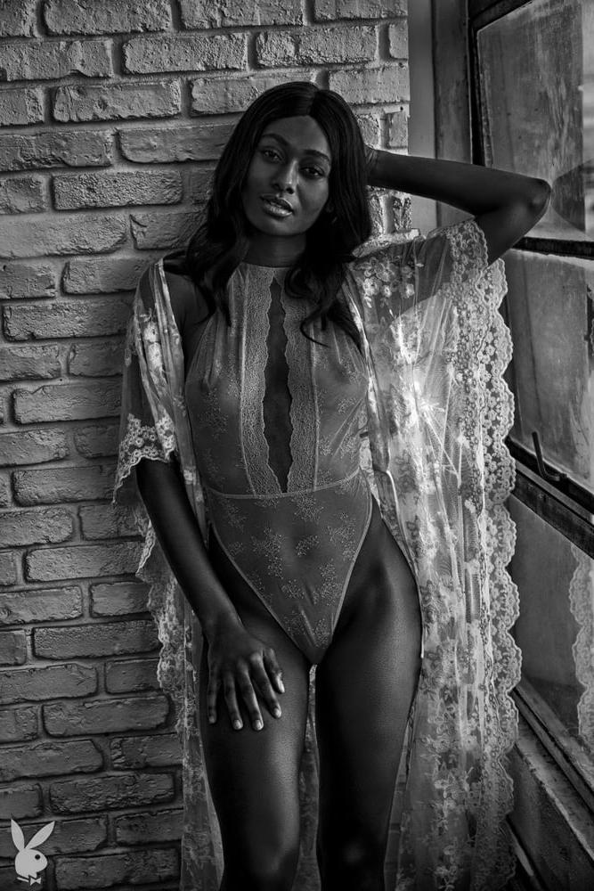 25P Beauty in Black and White 12