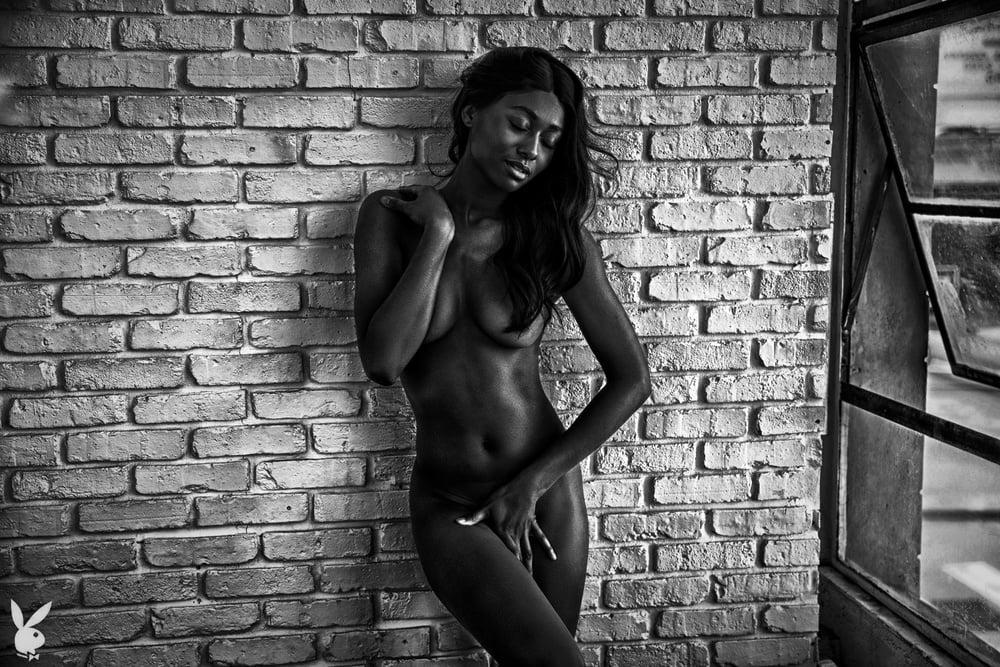 25P Beauty in Black and White 12