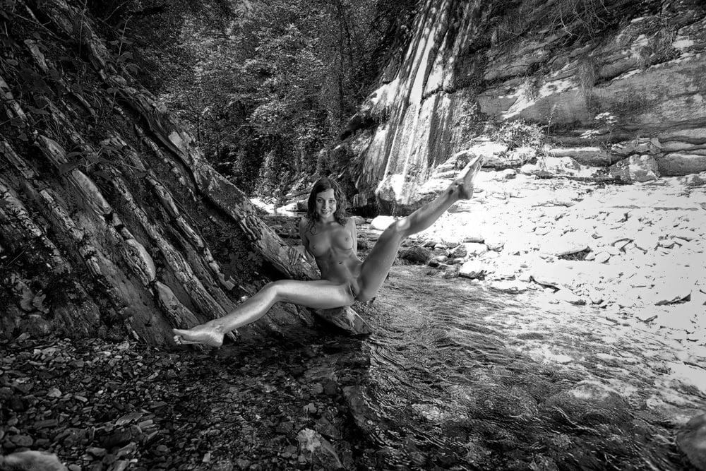 25P Beauty in Black and White 6