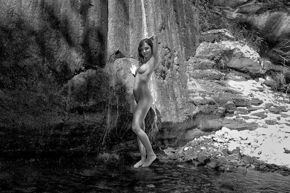 25P Beauty in Black and White 6