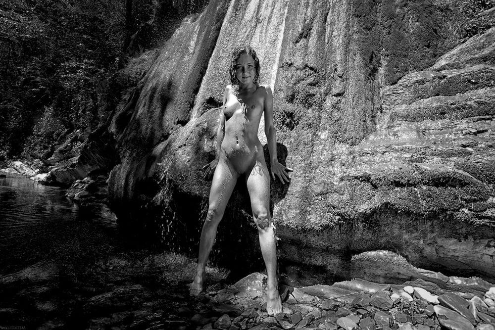 25P Beauty in Black and White 6